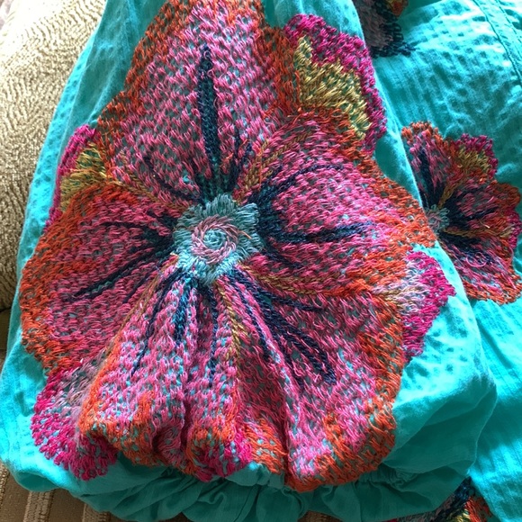 Anthropologie Maeve Embroidered Fully Lined Top with Gathered Sleeves- Like New - Picture 10 of 10